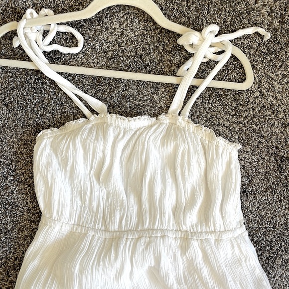 White maxi dress- Vici - Picture 3 of 4